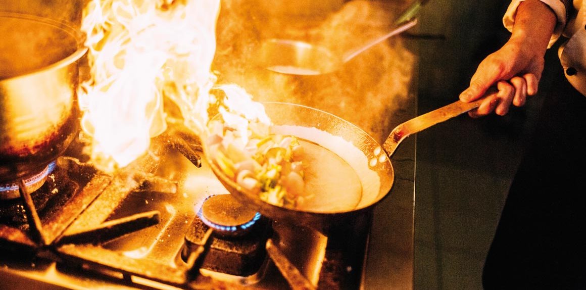 Quedó encerrado en el baño, había dejado la comida cocinándose y casi prende fuego su casa en Funes